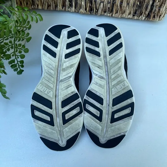 - APL🔴Athletic shoes women’s Size 8