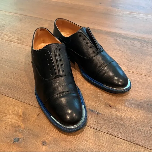 🔹 Barbara Bui Oxfords