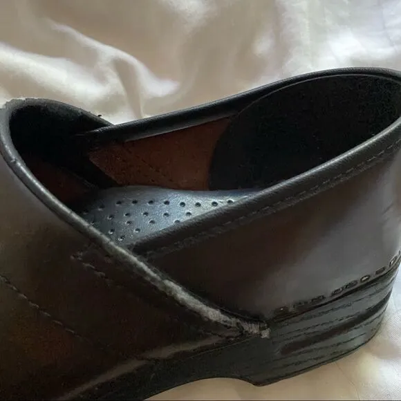 🍄 Dansko Brown Clogs