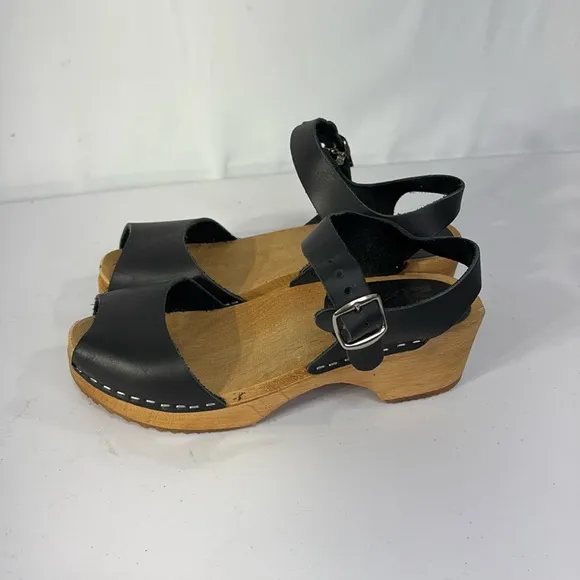 🍴 MIA black leather Mary Jane sandal peep toe clogs