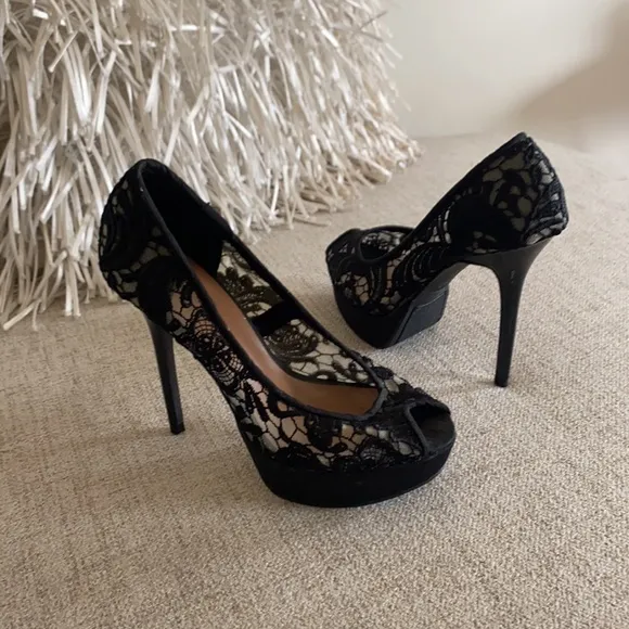 🪞 NEW black stunning embroidered lace open toe heels
