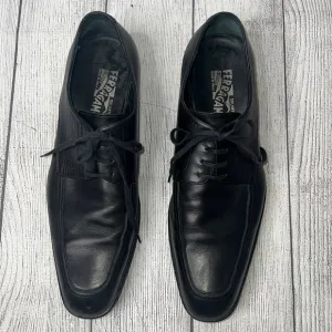 🔹 Salvatore Ferragamo Lace Up Oxfords
