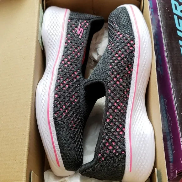 🎁 Skechers Go Walk 4 Slip-On Kids Sneaker