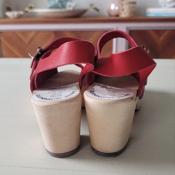 🆕️ Swedish Wooden Peep Toe Clogs