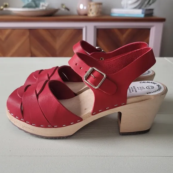 🆕️ Swedish Wooden Peep Toe Clogs