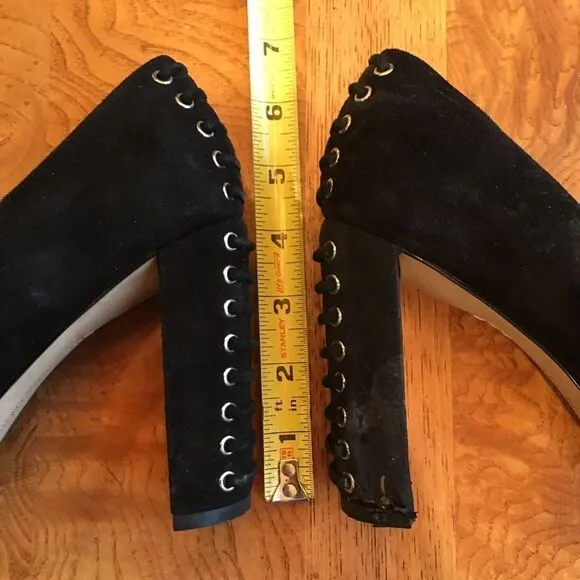 🎃 VINCE CAMUTO Corset Back Block Heel!