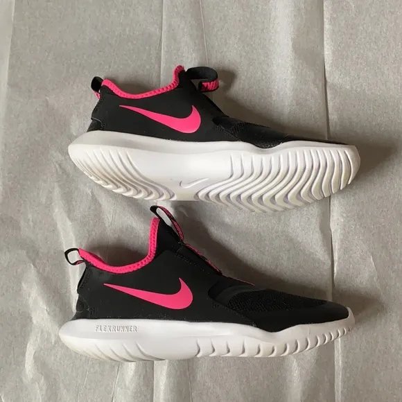 09:03  Nike FlexRunner Slip on Sneakers (fits womens 7.5)
