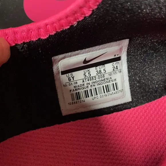 09:03  Nike FlexRunner Slip on Sneakers (fits womens 7.5)