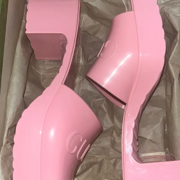 100 authentic Gucci PVC slides with heels (39)