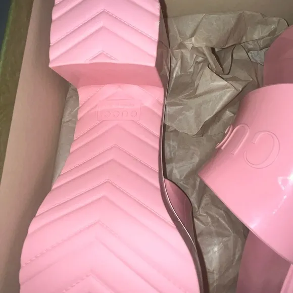 100 authentic Gucci PVC slides with heels (39)