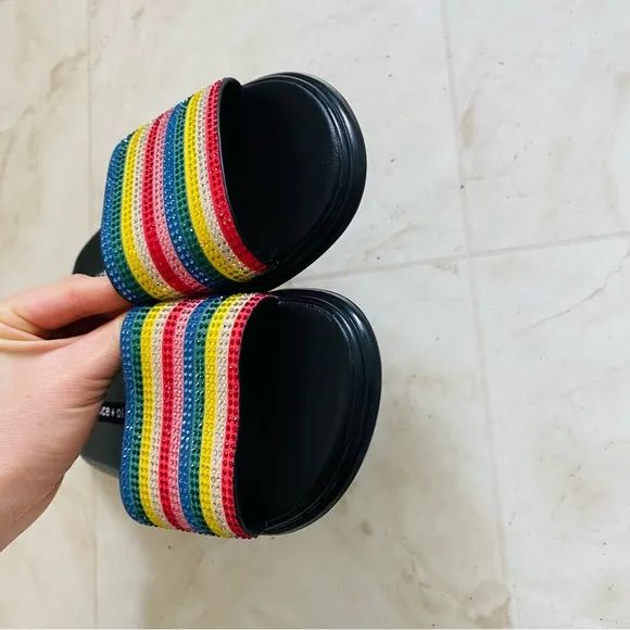 $175 Alice   Olivia Tami Crystal Striped Embellished Sandals Slides size 6