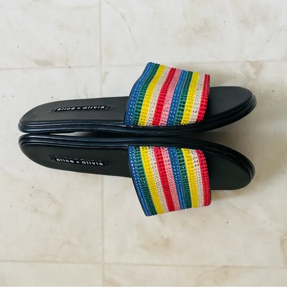 $175 Alice   Olivia Tami Crystal Striped Embellished Sandals Slides size 6
