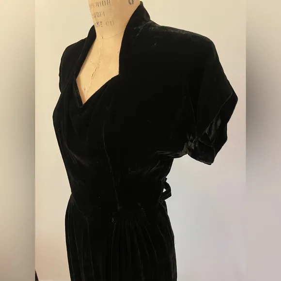 1940s Vintage Black Velvet Dress Hollywood Regency Pin Up Girl Rockabilly Small