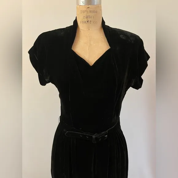 1940s Vintage Black Velvet Dress Hollywood Regency Pin Up Girl Rockabilly Small