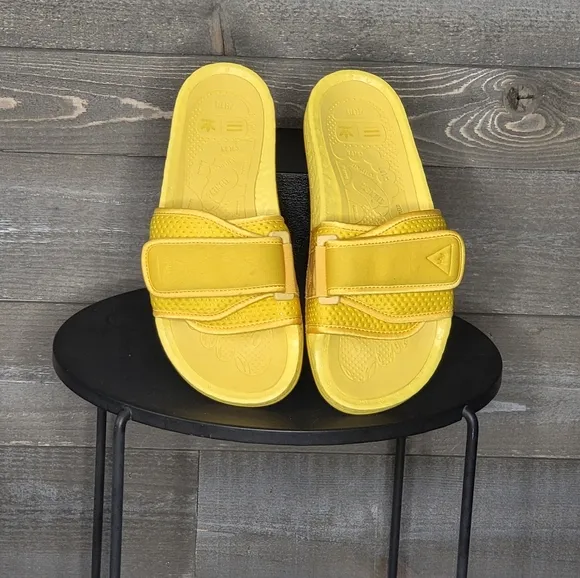 2021 adidas x Pharrell Williams Boost Chancletas Bold Gold Hu Anatomical…