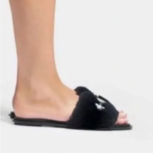 22 NWOB 250.00  Tory Burch Aspen Slides In Navy Shearling And Crystals 6.5