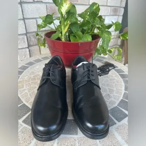 41. New without Box Rockport Black Lace-up Oxfords 12