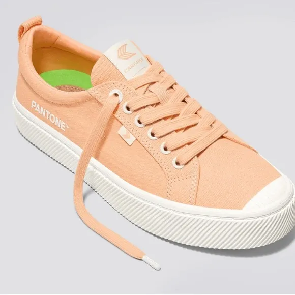 7 Cariuma OCA Low Pantone Canvas Contrast Thread Sneaker Peach Fuzz W8.5 M7