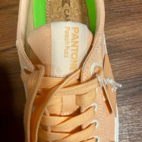 7 Cariuma OCA Low Pantone Canvas Contrast Thread Sneaker Peach Fuzz W8.5 M7