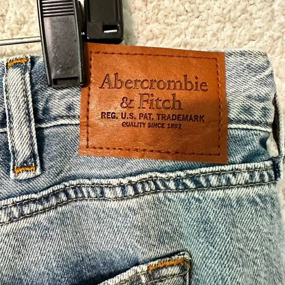 Abercrombie &amp; Fitch Lightweight Jean Athletic Loose 38X32