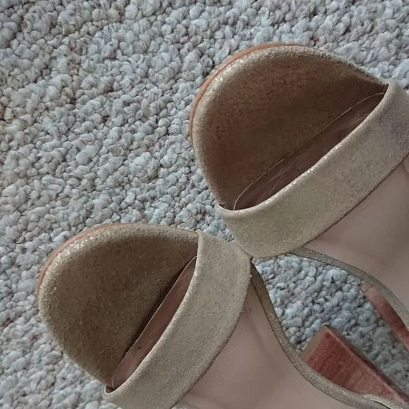 Able Gold Metallic leather side buckle Heels size 7.5