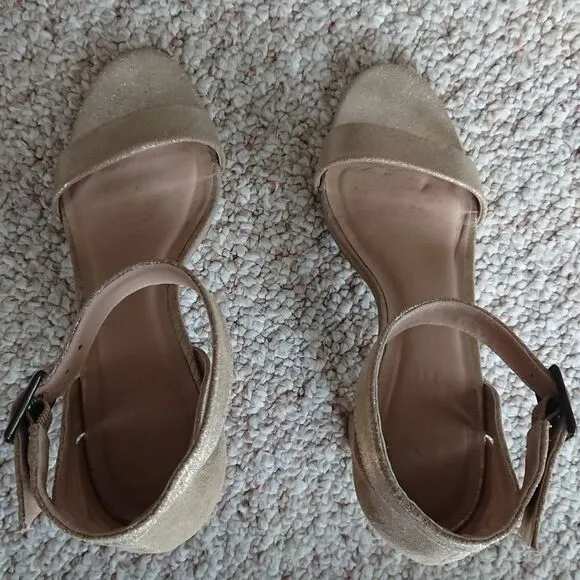 Able Gold Metallic leather side buckle Heels size 7.5
