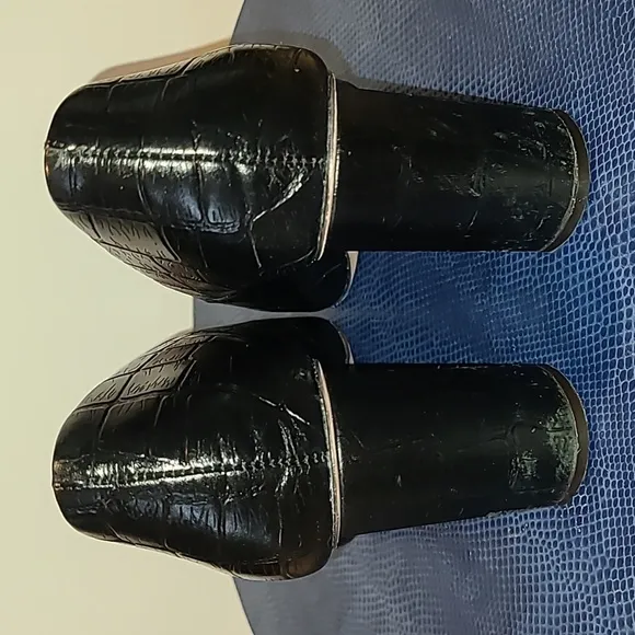 AD &amp; Daughter &quot;Esmea&quot; Heels  Women’s Sz 7 Black Leather Croc embossed. (#1134)