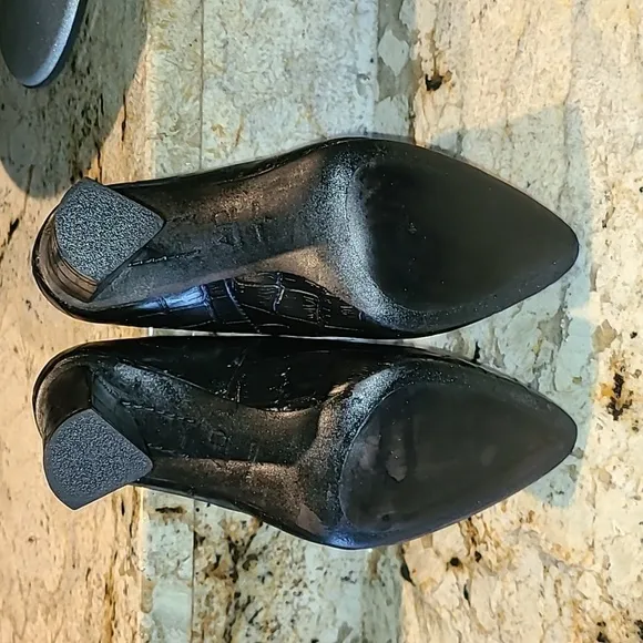 AD &amp; Daughter &quot;Esmea&quot; Heels  Women’s Sz 7 Black Leather Croc embossed. (#1134)