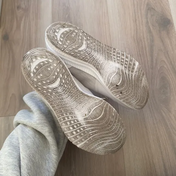 Adidas Bounce White Mesh Sneakers – Lightweight &amp; Comfortable