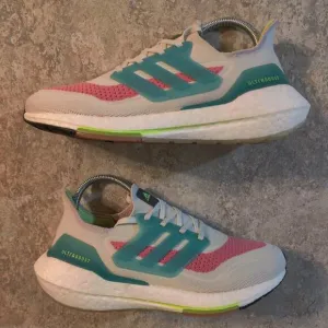 Adidas UltraBoost 21 Shoes Women's 7 Running Sneakers White ( Barely Worn )