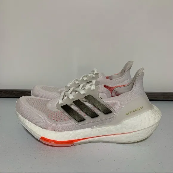 Adidas Ultraboost 21 Women’s Running Shoes-Size 5 NWT