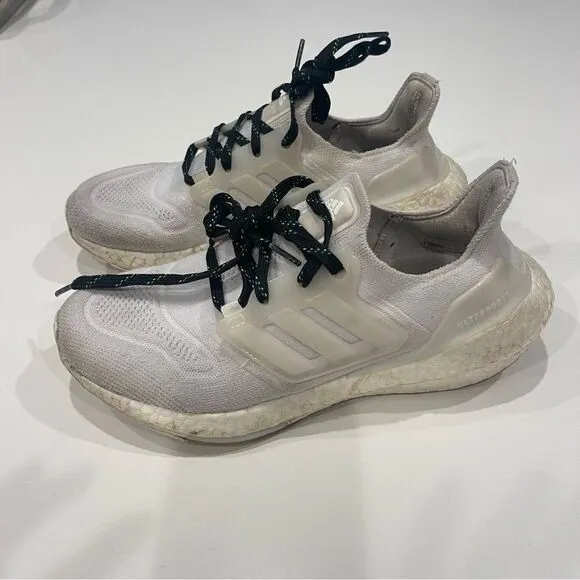 Adidas Women's high-performance running shoes with size 6