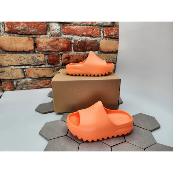 Adidas Yeezy Slide Orange Enflame Kids Size 11K BRAND NEW Rare Eu29 Gz0954