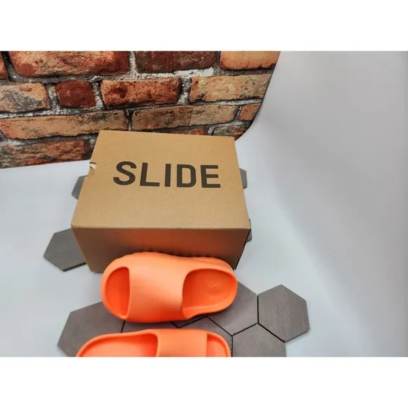 Adidas Yeezy Slide Orange Enflame Kids Size 11K BRAND NEW Rare Eu29 Gz0954