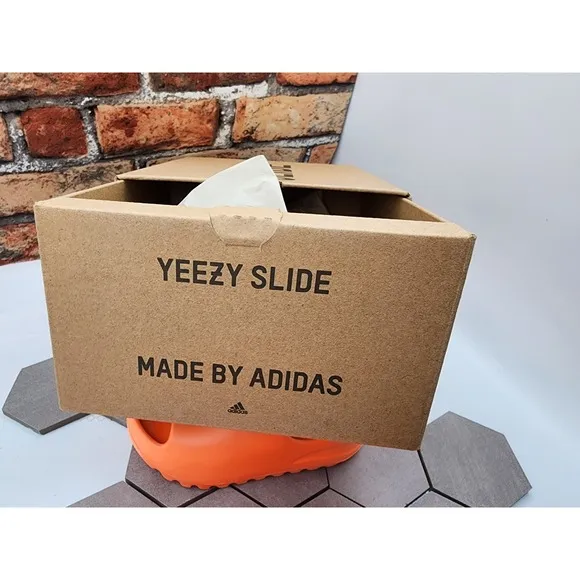 Adidas Yeezy Slide Orange Enflame Kids Size 11K BRAND NEW Rare Eu29 Gz0954