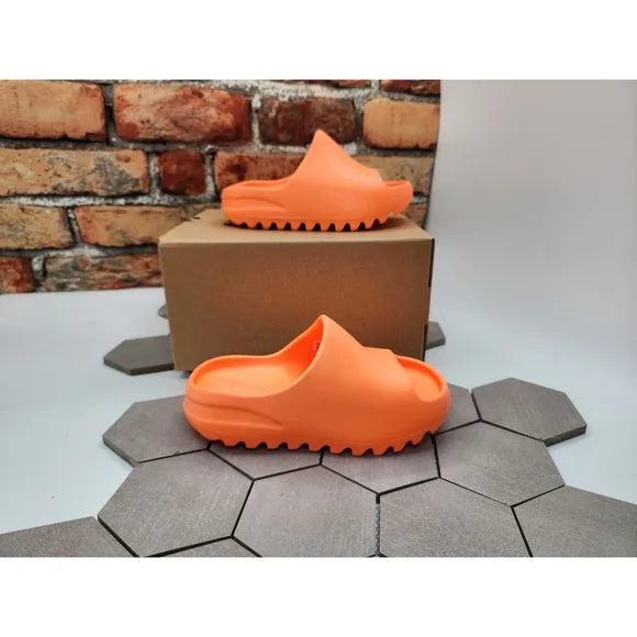 Adidas Yeezy Slide Orange Enflame Kids Size 11K BRAND NEW Rare Eu29 Gz0954