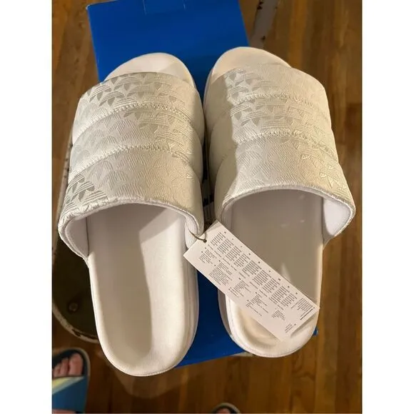Adidas Adilette Essential W Slides