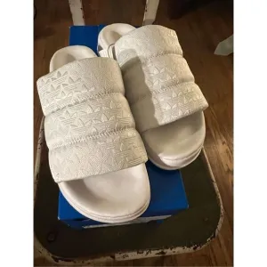 Adidas Adilette Essential W Slides