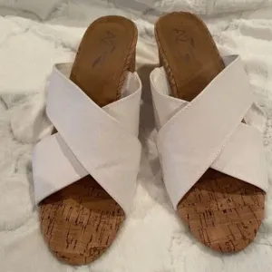 Aerosoles A2 - White Slip-on Sandal - 10