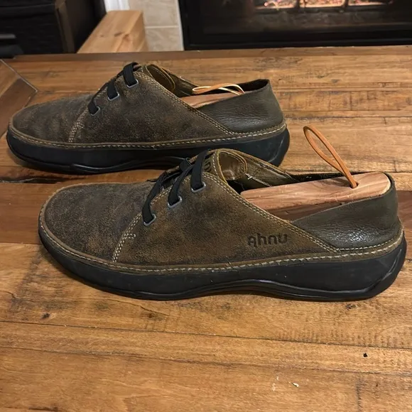 Ahnu Distressed Leather Brown Slip On Oxfords Fold Back Loafer