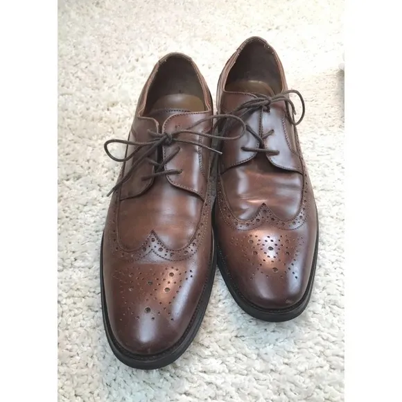 Aldo brown wing tip oxfords size 11.  Case 023.  0820