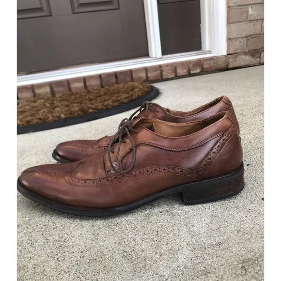 Aldo brown wing tip oxfords size 11.  Case 023.  0820