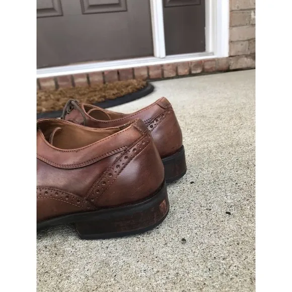 Aldo brown wing tip oxfords size 11.  Case 023.  0820