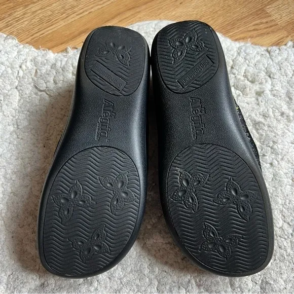 Alegria KEL-674 Black Metallic Sparkly Slip Resistant Work Clogs Sz 37