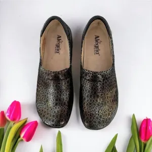 ALEGRIA Keli Fancy Giraffe Gold and Black Clogs Professional Shoes Size 40