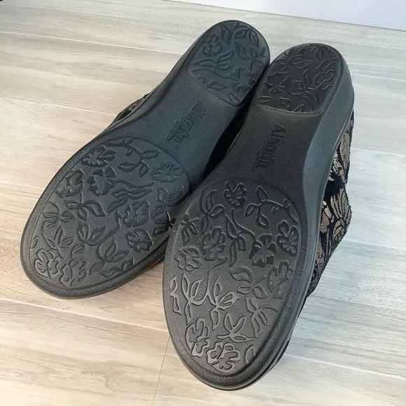 ALEGRIA Women Leather Lauryn Clog Loafer Slip On Shoe Lightweight Adjustable