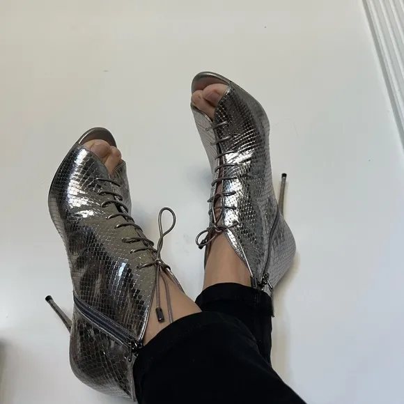 Alexandre Birman Snakeskin Silver Lace Up Open Toe Ankle Heels/Booties Size 9.5