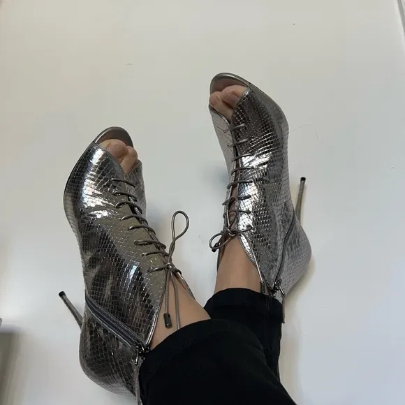 Alexandre Birman Snakeskin Silver Lace Up Open Toe Ankle Heels/Booties Size 9.5