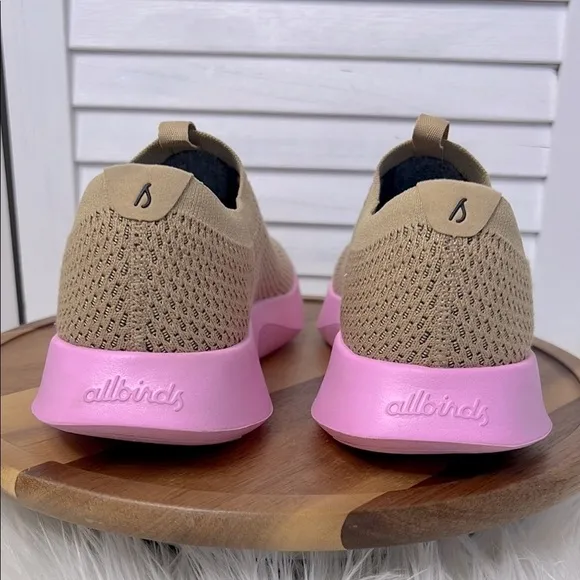 ALLBIRDS l  The Tree Dasher Relay Tan Pink Sneakers Breathable Knit Upper Sz. 8