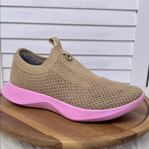 ALLBIRDS l  The Tree Dasher Relay Tan Pink Sneakers Breathable Knit Upper Sz. 8